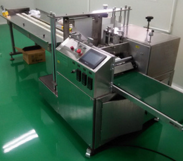 蔬菜饼干的包装自然离不开枕式包装机的帮助